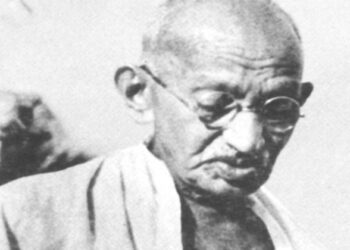 लेख : के हमरा गांधी जी के गोली मारल हो : रवीश कुमार