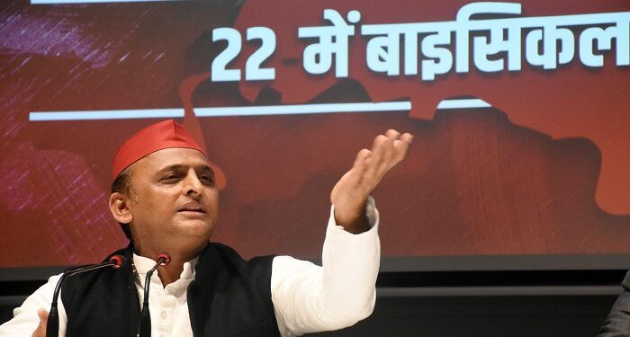 किसानों के साथ है सपा, बीजेपी वाले फैलाते हैं नफरत : अखिलेश यादव