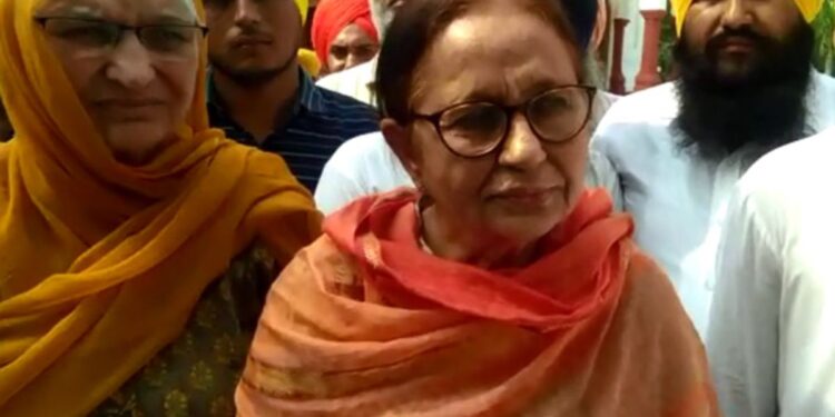 किसान आंदोलन : सिंघू बॉर्डर पर पहुंचीं शहीद भगत सिंह की भांजी गुरदीप