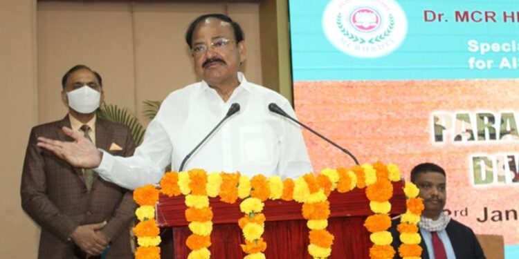 राष्ट्रवाद का मतलब केवल ‘जय हिंद’ कहना या ‘जन गण मन’ गाना नहीं : वेंकैया नायडू