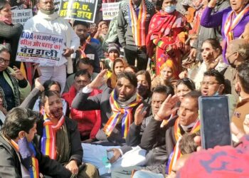 फेथ अकेडमी के अवैध कब्जे से जमीन को मुक्त नहीं कराया गया है, आप विरोध प्रदर्शन करेगी : विशेष रवि