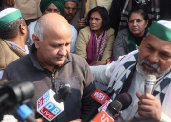 राकेश टिकैत के आंसू, देश के किसानों के आंसू हैं : मनीष सिसोदिया
