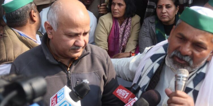 राकेश टिकैत के आंसू, देश के किसानों के आंसू हैं : मनीष सिसोदिया