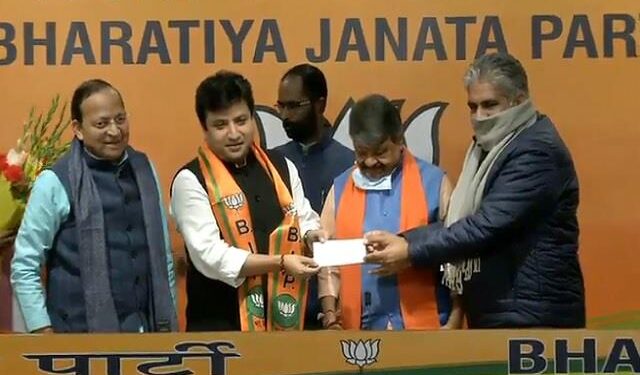 CM ममता को एक और झटका, एक और विधायक अरिंदम भट्टाचार्य BJP में शामिल