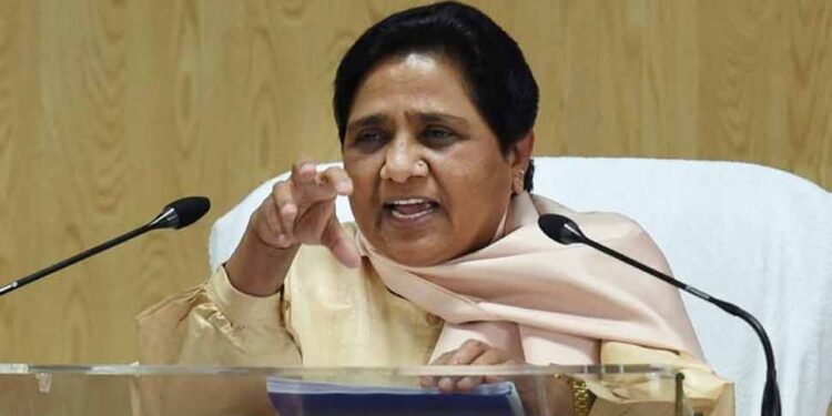UP और उत्तराखंड में अकेले चुनाव लड़ेगी BSP, सभी सीटों पर उतारेगी प्रत्याशी : मायावती