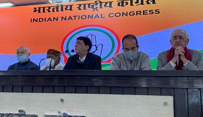 अर्णब व्‍हाट्सएप चैट मामला : यह राजद्रोह, इसके दोषियों को सजा मिले : कांग्रेस