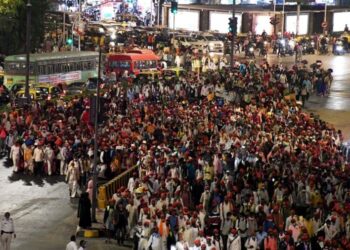 किसान आंदोलन : मुंबई के आजाद मैदान में उमड़ा किसानों का हुजूम