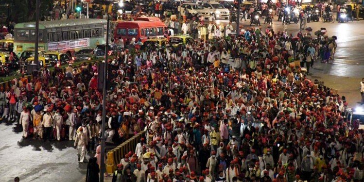 किसान आंदोलन : मुंबई के आजाद मैदान में उमड़ा किसानों का हुजूम