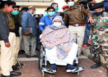 लालू यादव को एयर एंबुलेंस से भेजा गया दिल्ली, AIIMS में होंगे भर्ती