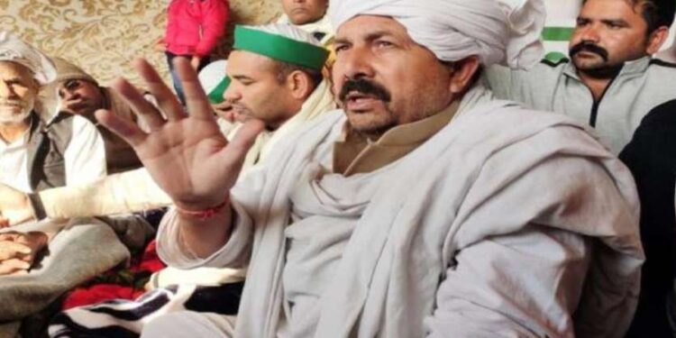 प्रदर्शन देने पर अड़े राकेश टिकैत, बोले नरेश टिकैत- किसान आंदोलन खत्म कर दें