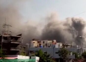 पुणे के सीरम इंस्टीट्यूट में लगी आग, यहीं बन रही है कोविड-19 वैक्सीन
