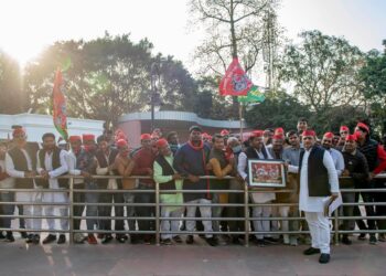 BJP-BSP के दर्जनों कार्यकर्ताओं ने समाजवादी पार्टी की सदस्यता ग्रहण की