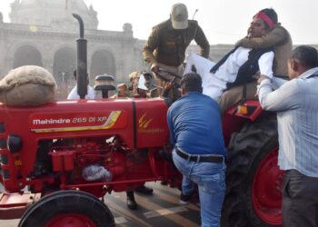 सपा के विधायकों के साथ आज सीएम के इशारे पर जो दुव्र्यवहार हुआ है, यह लोकतांत्रिक अधिकारों की हत्या : अखिलेश यादव