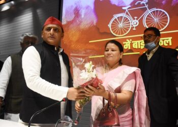 BJP, BSP और कांग्रेस, MIM के सैकड़ों नेताओं ने सपा की सदस्यता ग्रहण किया