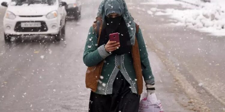 18 महीने बाद कश्मीर में 4जी इंटरनेट सर्विस बहाल, बोले उमर- ‘4जी मुबारक’