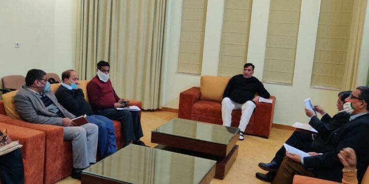 गोपाल राय ने विकास कार्यों को लेकर MCD के अधिकारियों के साथ की समीक्षा बैठक