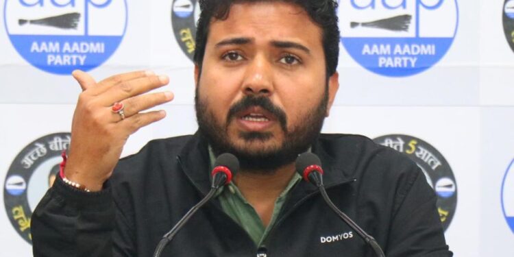 कांग्रेस का रुख साफ नहीं होने पर माना जाएगा कि भाजपा से उसकी सांठगांठ है : दुर्गेश पाठक