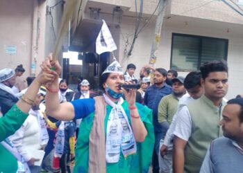 आप के सभी प्रत्याशियों ने विधायकों के साथ अपने-अपने वार्डों में किया जन संवाद