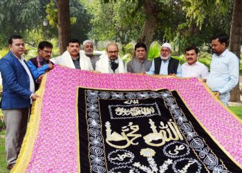 संजय सिंह एवं दिलीप पाण्डेय ने उर्स कमेटी के चेयरमैन को चादरपोशी के लिए अजमेर शरीफ भेजा