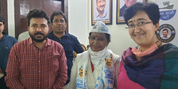 भाजपा ने न सिर्फ एमसीडी को कंगाल किया, बल्कि राजधानी को कूड़े का ढेर बना दिया : दुर्गेश पाठक