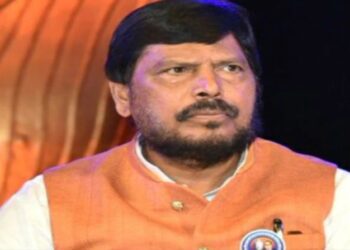 दलित लड़की से शादी करें राहुल गांधी, जातिवाद के खिलाफ मिलेगी मदद : रामदास आठवले