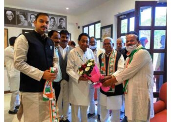 निकाय चुनाव से पहले हिन्दू महासभा के नेता बाबूलाल चौरसिया कांग्रेस में हुए शामिल