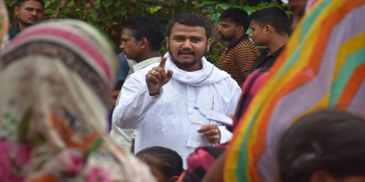 योगी सरकारी रोज़गार की योजनाएँ सिर्फ कागज़ पर ही चला रही है : ललन कुमार