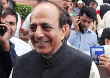 दीदी के हाथों में नहीं टीएमसी, कुछ पेशेवरों ने किया पार्टी पर कब्जा : दिनेश त्रिवेदी