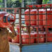 आम आदमी को बड़ा झटका, LPG सिलेंडर के दाम फिर बढ़े, इस महीने 100 रुपये महंगा हुआ रसोई सिलेंडर