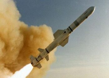 ईरान : सेना ने किया नई मिसाइल का सफल परीक्षण