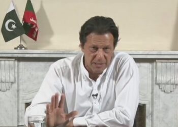 पाक : कश्मीर मुद्दे पर इमरान खान बोले- ‘एक कदम भारत बढ़ाए, दो हम बढ़ाएंगे’