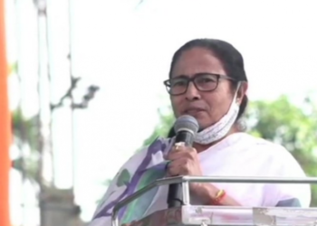 पश्चिम बंगाल : हमारी रीढ़ को तोड़ना आसान नहीं : सीएम ममता