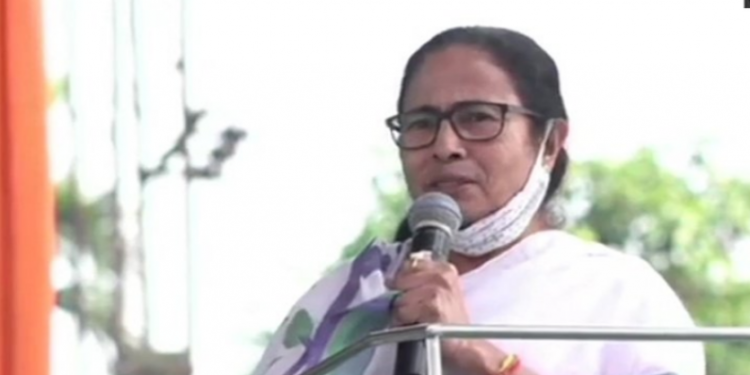 पश्चिम बंगाल : हमारी रीढ़ को तोड़ना आसान नहीं : सीएम ममता