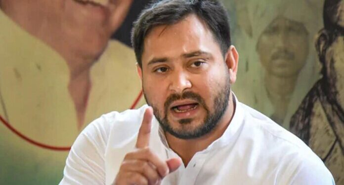 मुझमें हाज़र खामियां हैं माफ कीजिये, पर अपने आईने को भी साफ कीजिये : तेजस्वी यादव