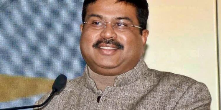 सर्दी की वजह से बढ़े गैस के दाम : धर्मेंद्र प्रधान