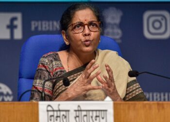 बजट 2021 : देश में खुलेंगे 100 से ज्यादा सैनिक स्कूल, लेह में बनेगा केंद्रीय विश्वविद्यालय