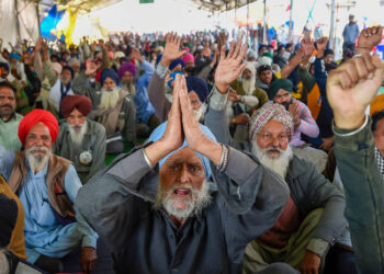 किसान आंदोलन के समर्थन में 75 पूर्व नौकरशाहों का मोदी सरकार को खुला पत्र