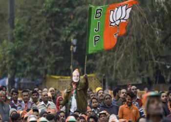 बंगाल चुनाव : नाराज कार्यकर्ताओं को मनाने में जुटी बीजेपी