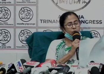बंगाल चुनाव : ये लोग बाहरी गुं’डे लेकर आए, उन्हें बर्तनों से पीटें महिलाएं! : सीएम ममता
