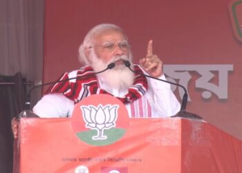 असम चुनाव : सत्ता में आने के लिए कुछ भी कर सकती कांग्रेस : पीएम मोदी