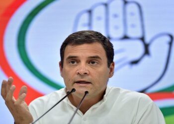 दांडी मार्च की परम्परा किसान निभा रहे, मोदी सरकार इस सत्याग्रह को कुचल रही है : राहुल गांधी