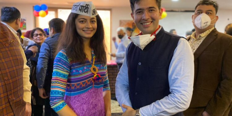 राघव चड्ढा की उपस्थिति में मिस इंडिया दिल्ली मानसी सहगल आप में हुईं शामिल