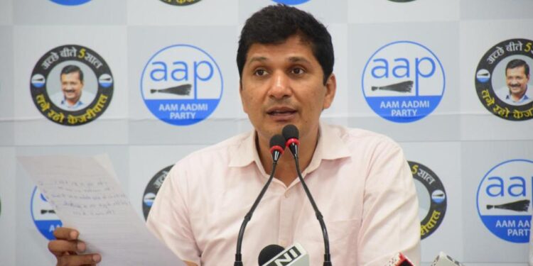 फ्लाईओवर के दाम गैरकानूनी तरीके से बढ़ाए गए, फिर भी कमिश्नर नहीं बता रहे हैं आरोपी अफसरों, दोषी नेताओं के नाम : सौरभ भारद्वाज