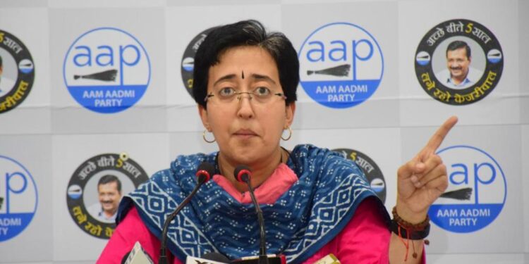 केंद्र ने सिर्फ SC को जवाब देने के लिए कागजों में एयर क्वालिटी कमीशन बनाया था, लेकिन इसे गंभीरता से नहीं लिया : आतिशी