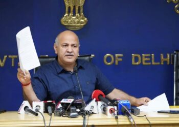 बीजेपी ने चुनाव में किया था दिल्ली को पूर्ण राज्य का दर्जा दिलाने का वायदा, अब एलजी को बना रहे हैं निरंकुश : सिसोदिया