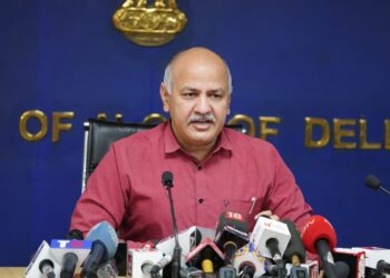 केजरीवाल का मॉडल सुपरहिट, देश में कहीं नहीं है मोदी मॉडल की चर्चा : मनीष सिसोदिया