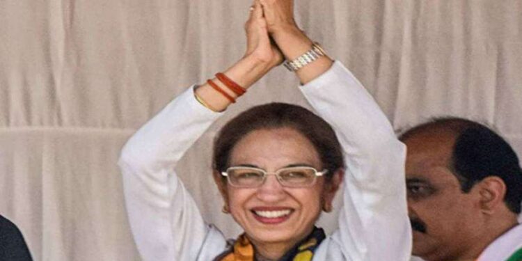 पूर्व सासंद अन्नू टंडन को मिली दो साल की सजा, तीन साल पहले रोकी थी ट्रेन