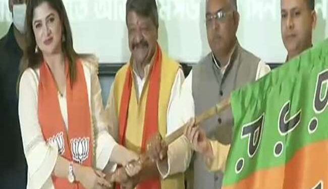 बंगाल चुनाव : मशहूर एक्ट्रेस सरबंती चटर्जी BJP में हुईं शामिल