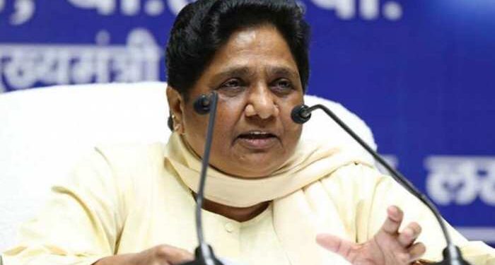 मायावती ने लगवाई कोविड-19 वैक्सीन, केंद्र सरकार से की अपील