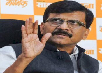 वाजे कर रहा था वसूली और देशमुख को जानकारी नहीं थी : संजय राउत